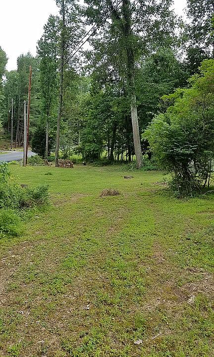 1st image of Woodland Dr