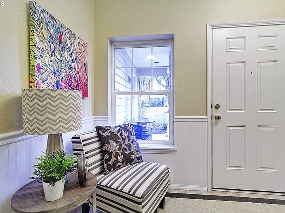 5th image of 1220 NE Horizon Loop Unit 110
