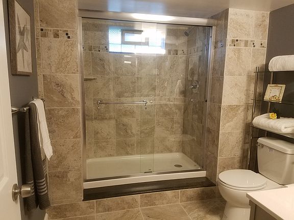 5th image of 3785 Lynn Dr