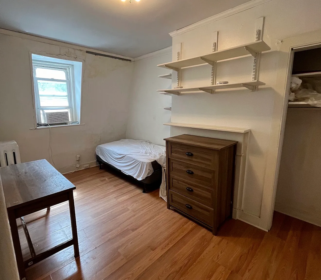 8 bed, 2288 sqft, $850 — Photo 1