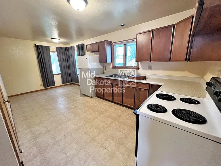 710 S Wisconsin St — Photo 5