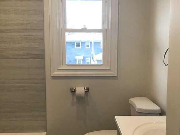 4th image of 79 Bergen St Floor 2