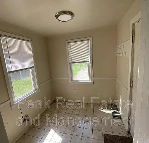 316 Maplelawn St SE — Photo 12