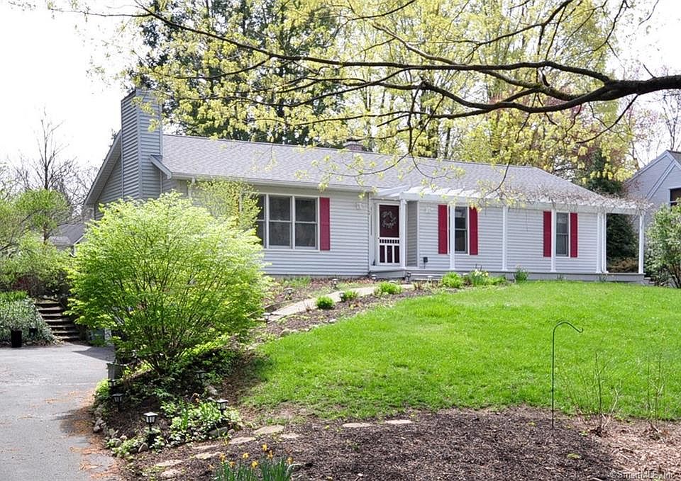 1st image of 12 Maple Hill Dr