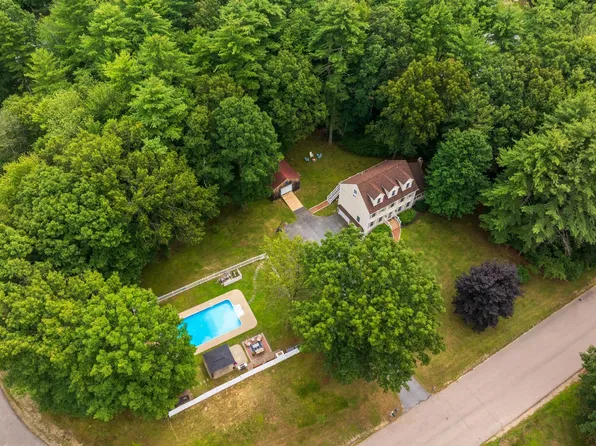 2 Chapman Way, Exeter, NH 03833