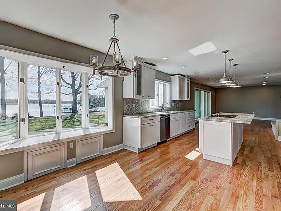 4th image of 144 Governors Way S