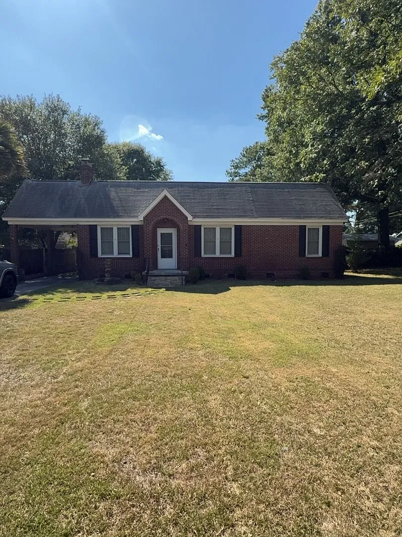 1516 Axtell Dr — Photo 1