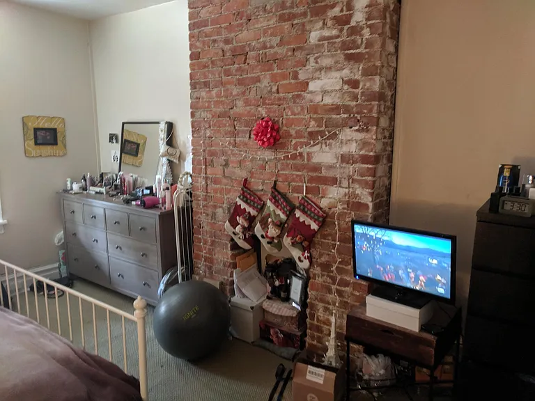 5529 Howe St #1 — Photo 4