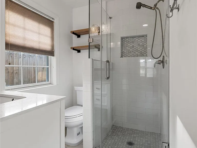 2210 Nina Lee Ln — Photo 5