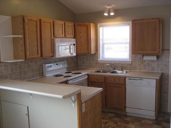 4th image of 201 Melody Ln APT B