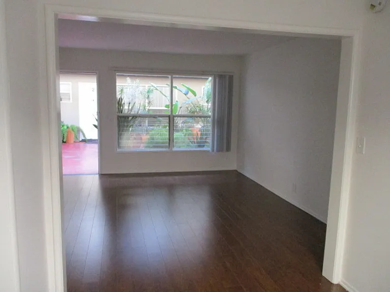 1217 Havenhurst Dr — Photo 4