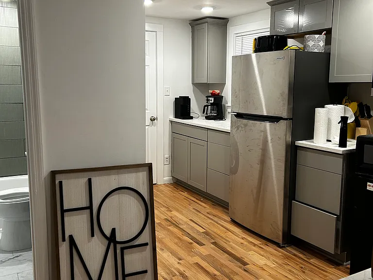 2202 Harden St — Photo 5