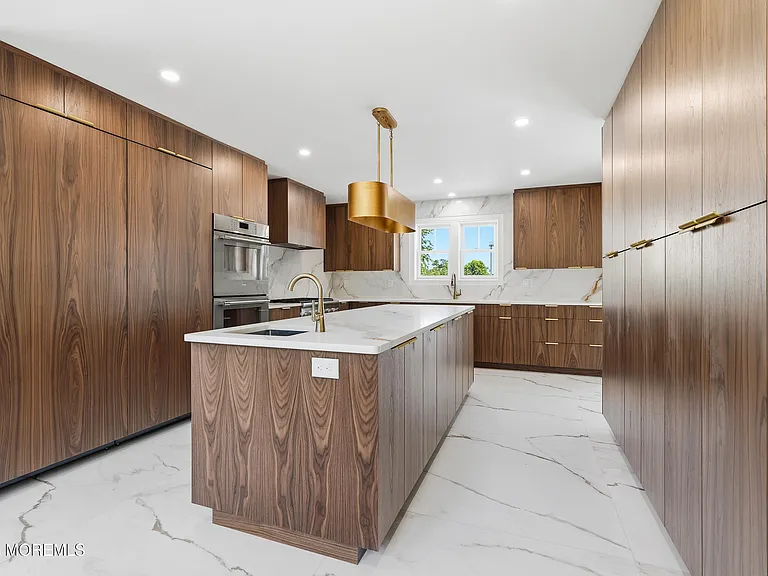 19 Roslyn Dr — Photo 11
