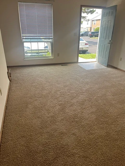 2 bed, 1.5 bath, 1350 sqft, $1,350 — Photo 2