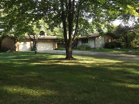 2nd image of 423 Towncrest Dr