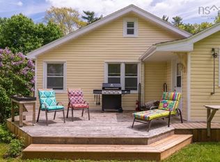 90 Crescent St, Bridgewater, NS B4V 2C7