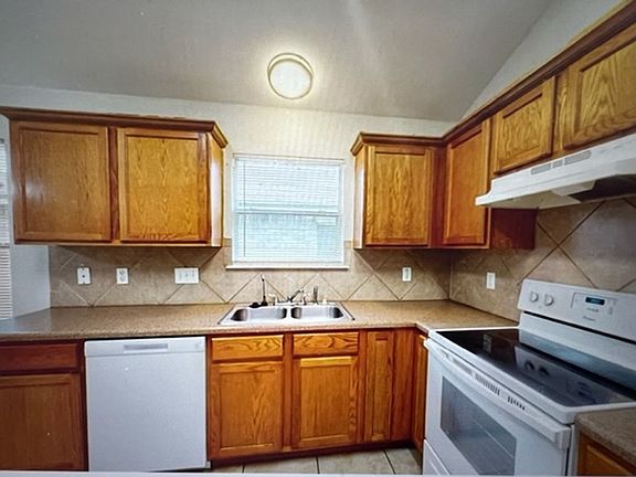 5th image of 5211 Donegal Bay Ct