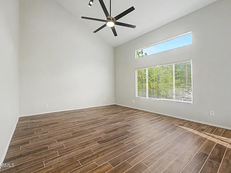 4522 E Rowel Rd — Photo 22