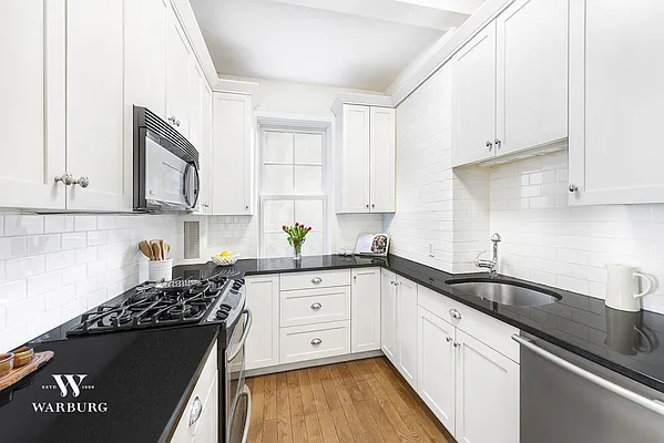 Sold by Warburg | media 3