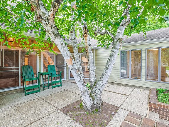 3rd image of 9040 Normandy Ln