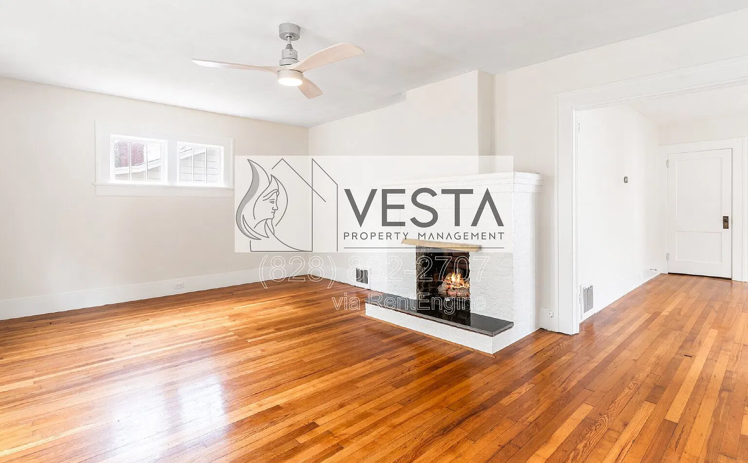 3 bed, 1.0 bath, 1300 sqft, $2,300 — Photo 2
