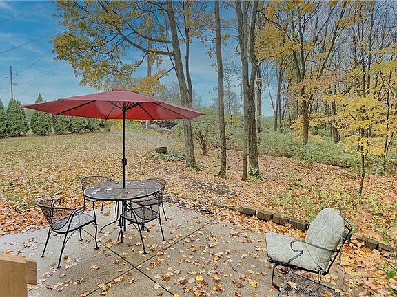 4th image of 507 Queen Eleanor Ct