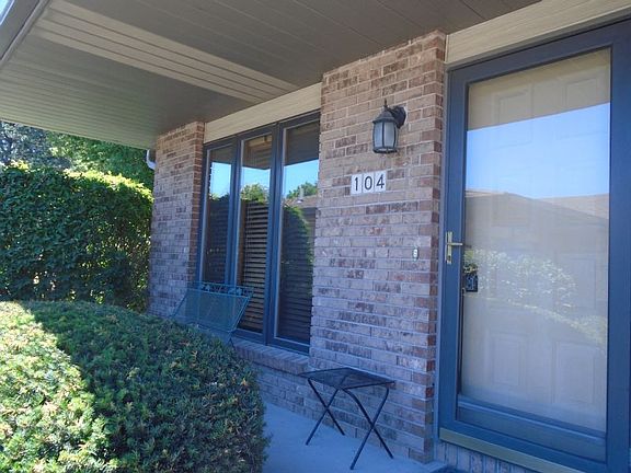 2nd image of 104 Golf View Est
