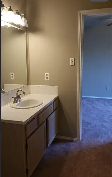 Full Bathroom upstairs