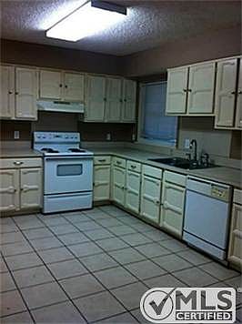 3rd image of 513 Dove Ln