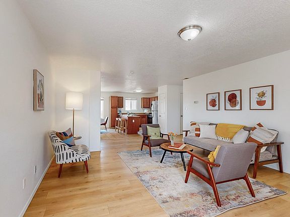 2nd image of 34 Tome Vista Dr