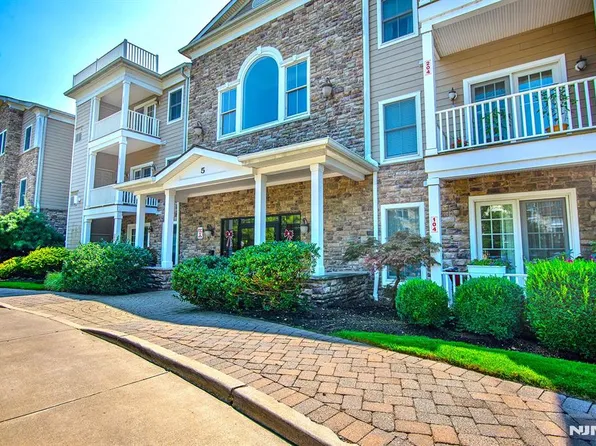 5 Tenakill Park #212, Cresskill, NJ 07626