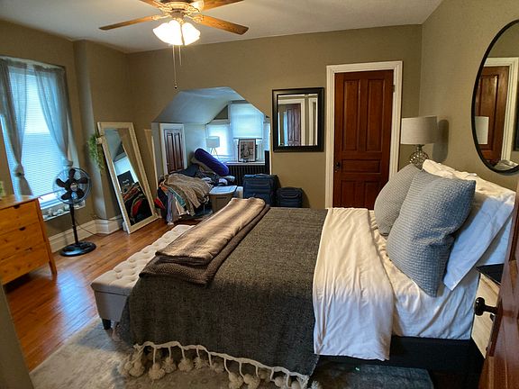 4th image of 464 Lincoln St #2