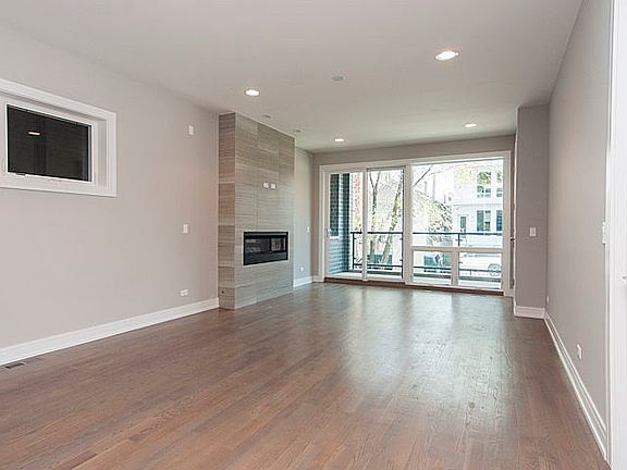5th image of 827 N Hermitage Ave #1