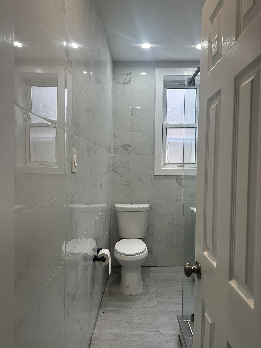 Building Photo - 154 Radford St #4C