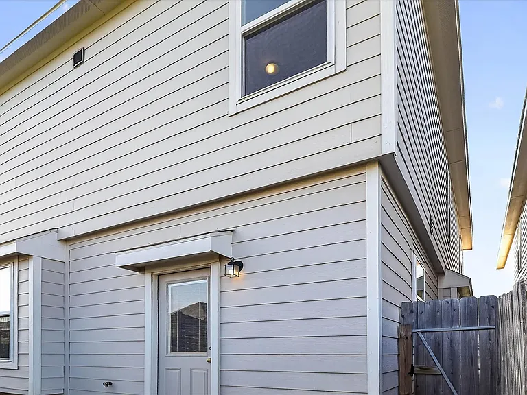 24839 Goldoni Dr — Photo 35