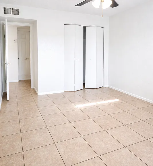 3701 N 9th Pl — Photo 3
