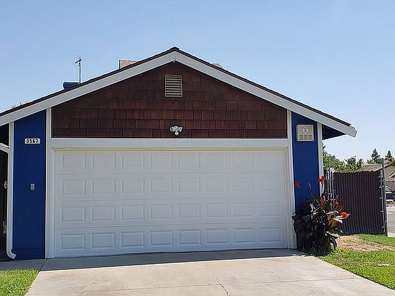Oversized 2 car garage