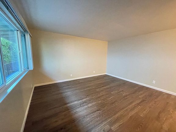 4th image of 240 Ortega Ave APT 26