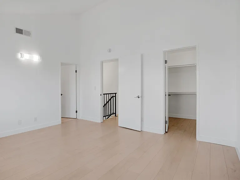 15520-15526 Belshire Ave — Photo 12