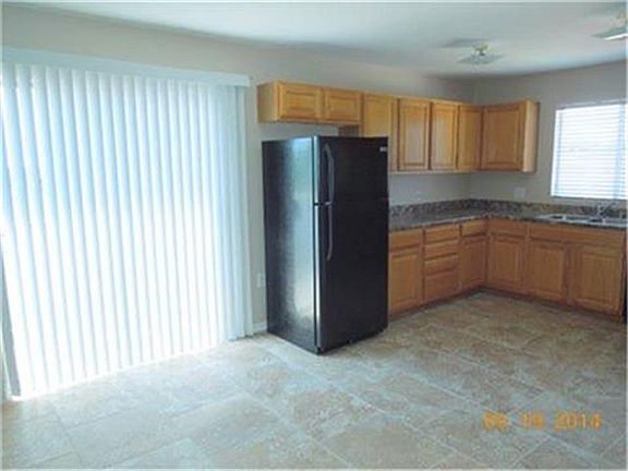 5th image of 729 Cain St APT C