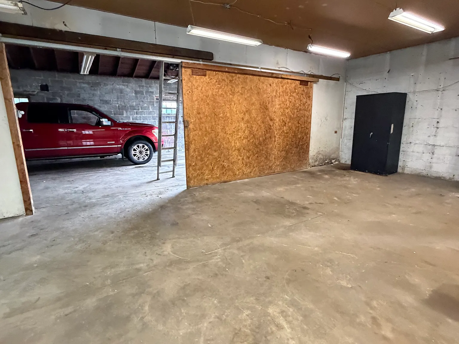 Studio, 1600 sqft, $2,200 — Photo 4