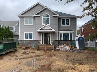 82 Argyle Rd, Garden City, NY 11530
