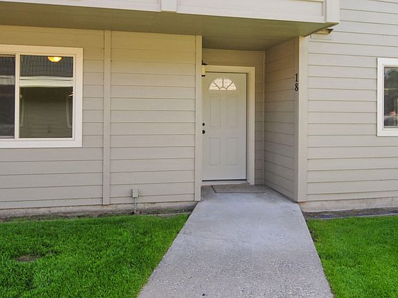 2nd image of 520 11th St NE APT 18