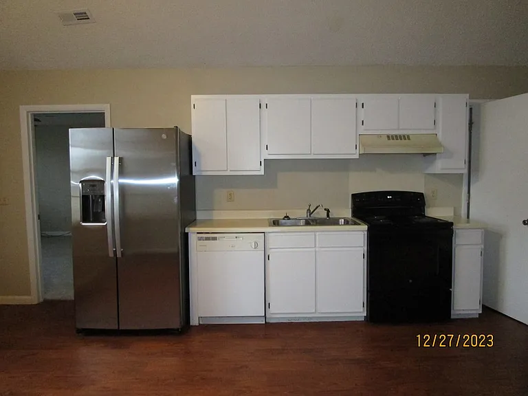 50 Parkplace Dr — Photo 5