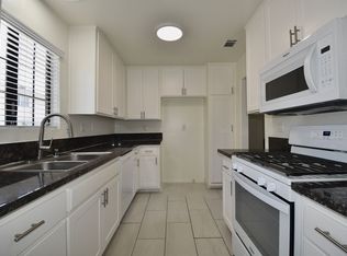 24822 Walnut St #16892291, Newhall, CA 91321