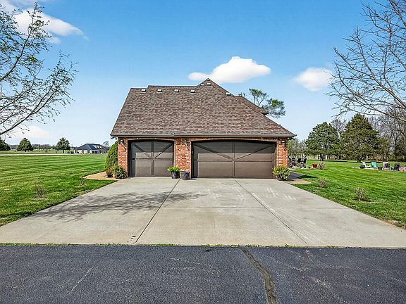 5th image of 2348 S Farm Road 111