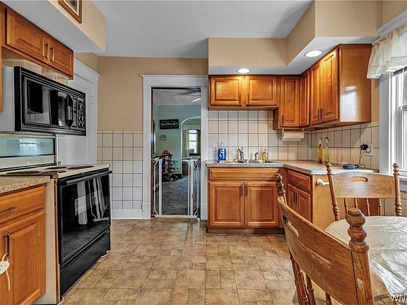 3rd image of 22 Riverdale Ave