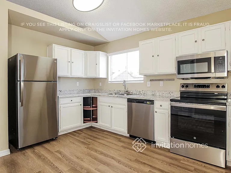 8939 W Vogel Ave — Photo 7