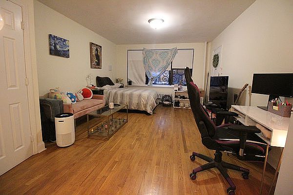 1st image of 462 W 51st St APT 1F