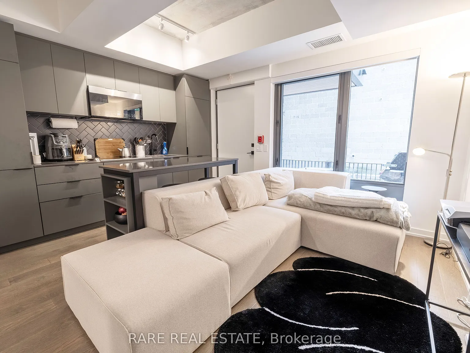 4 bed, $3,150 — Photo 4